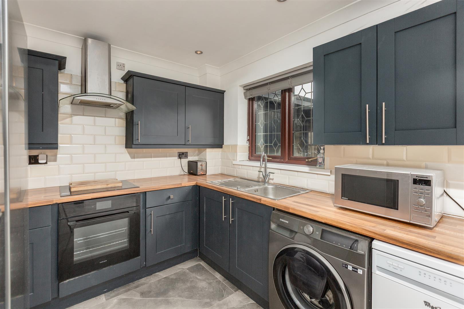 Carmarthen Road, Cwmdu, Swansea, SA5 8LL